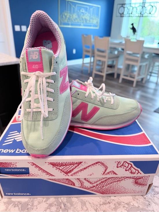 New Balance Shoes - New Balance WL410PKB Seafoam Green & Pink Retro Sneakers Woman’s Size 9 EUC